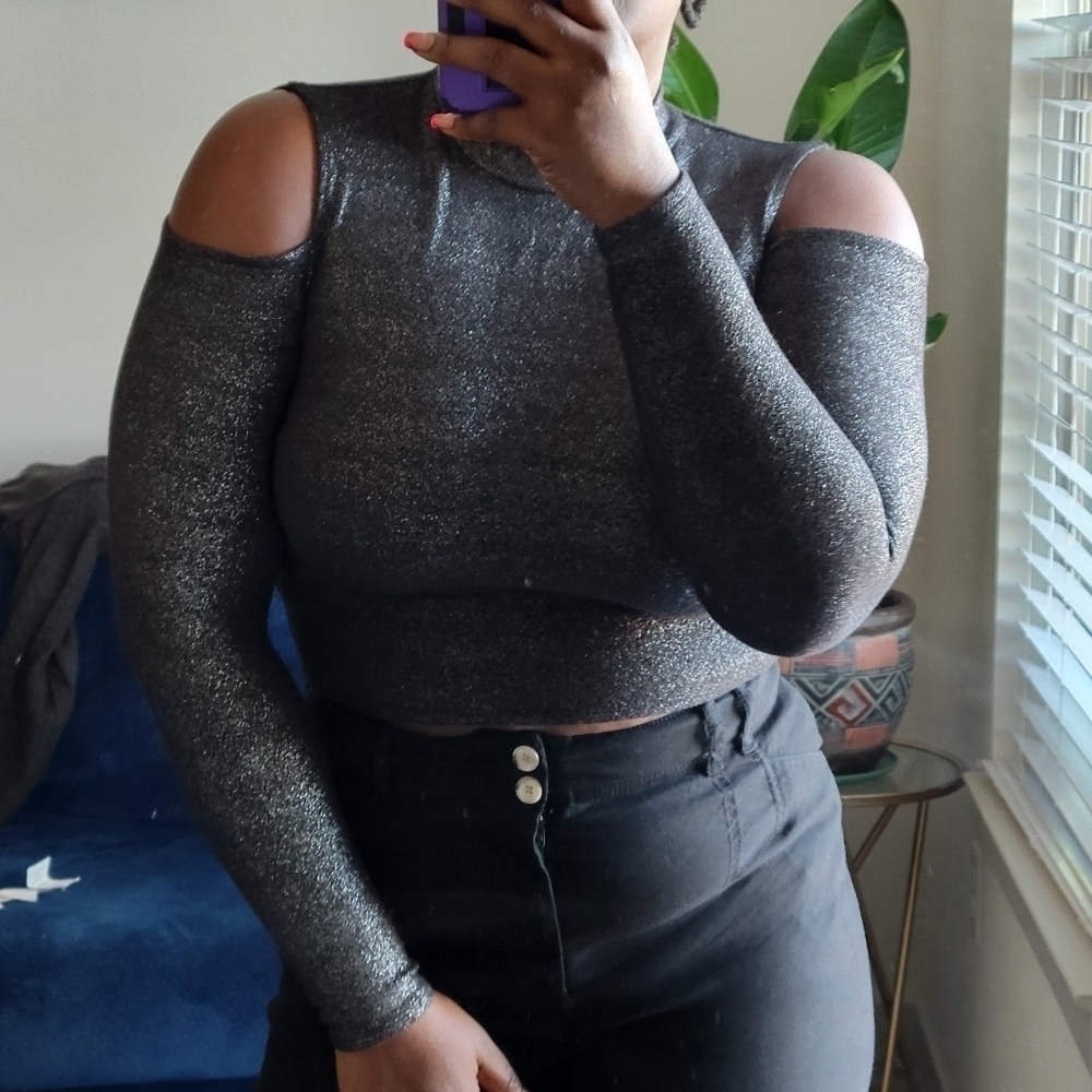 Bebe Y2K cold shoulder gunmetal Mettalic mock neck cropped top size L